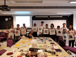 Glass Print on tote bag workshop